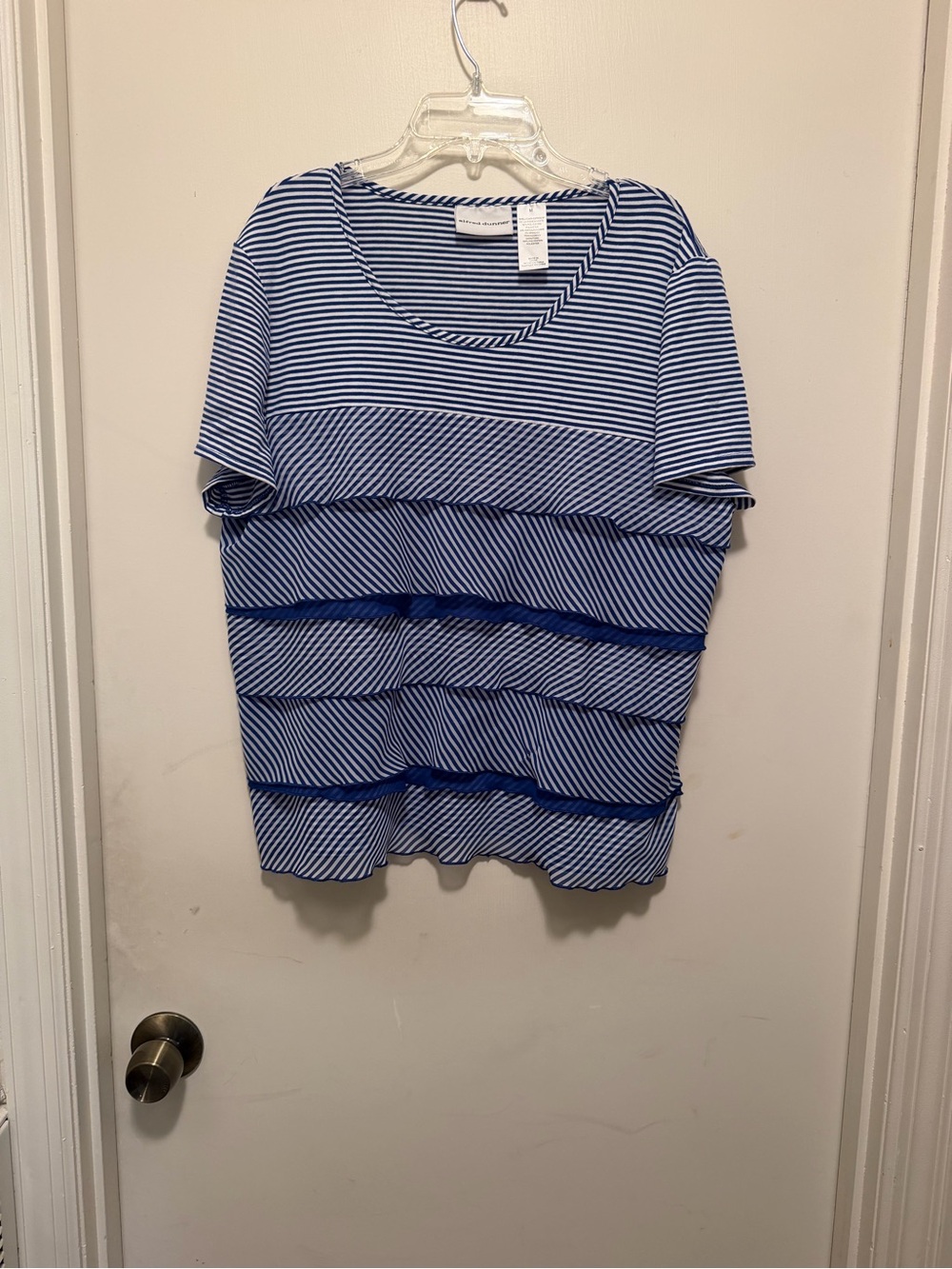 Alfred Dunner Blue & White Striped Short Sleeve Tee Size Medium